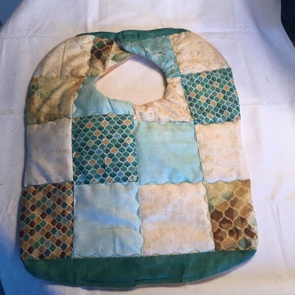3/$25 or $12 ea. NWT Handmade Reversible Quilted Baby Bib. - Picture 1 of 8